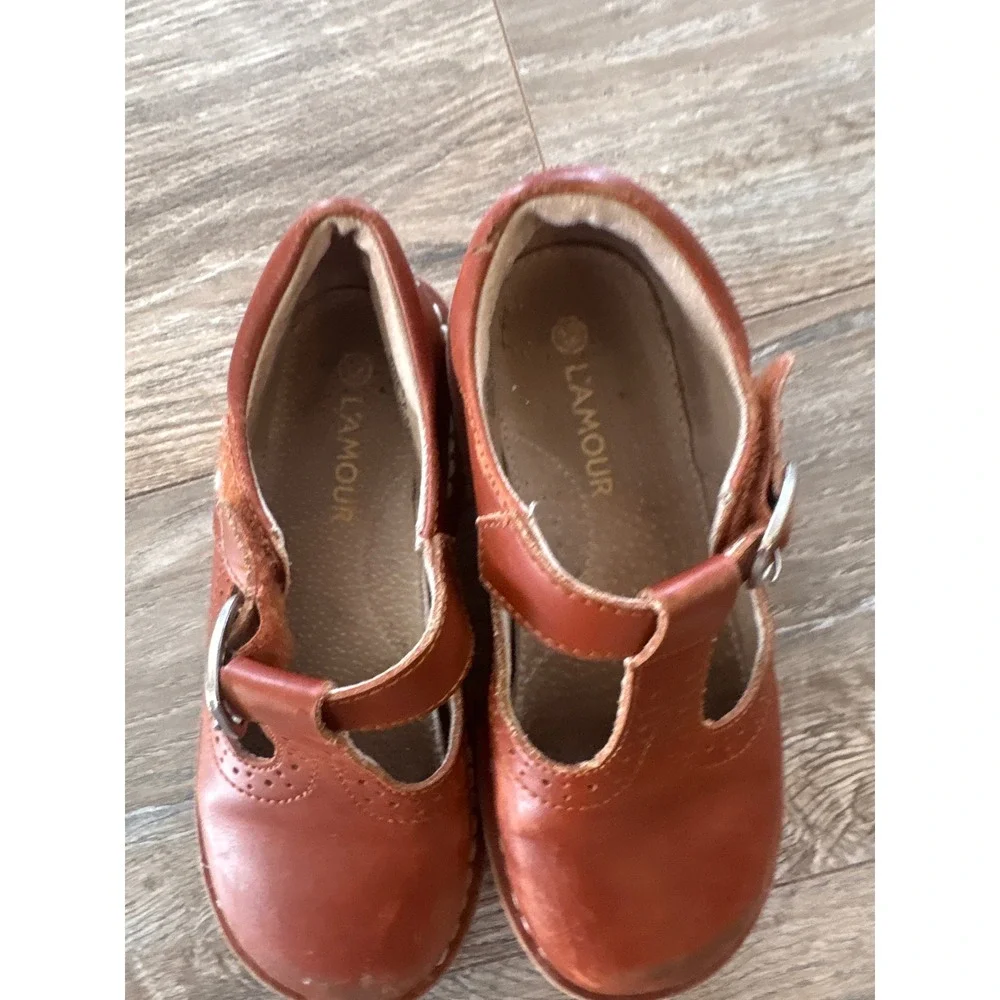 L'Amour Girls Brown Leather T-Strap Brogue Shoes Size 12 F-526